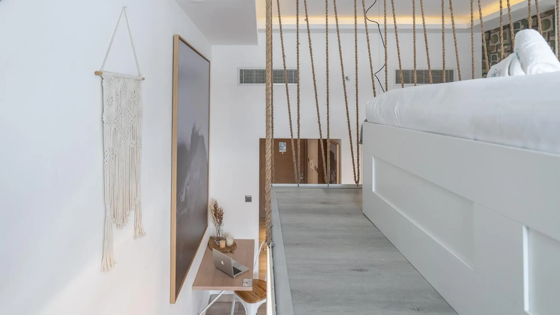 Unique Loft With Smart Working Station Apartment Dubai